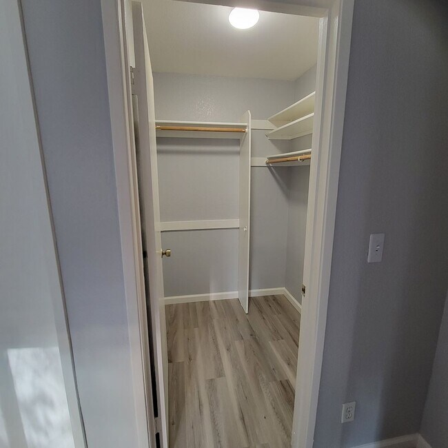 Building Photo - 2 Bedroom, 2 Bathroom Condo for Rent in Martinez, CA