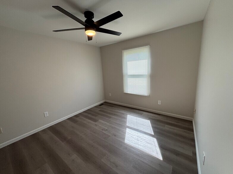 Bedroom 3 - 825 Bernese Ct