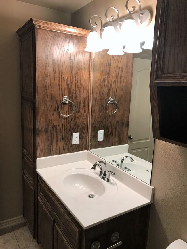 Building Photo - 2 Bedroom / 2 Bath Duplex off Clear Creek – Killeen, TX