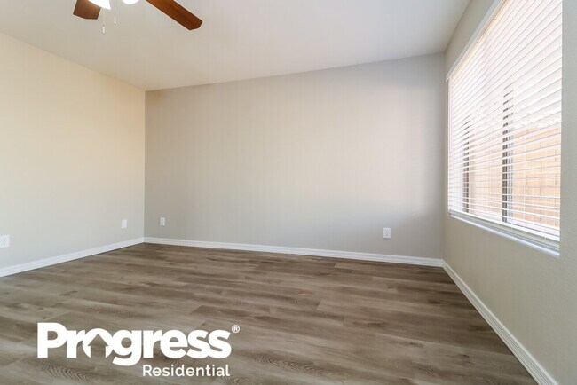 Building Photo - 10806 W Sands Dr