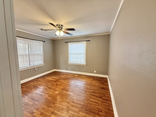 Building Photo - 405 Henderson St