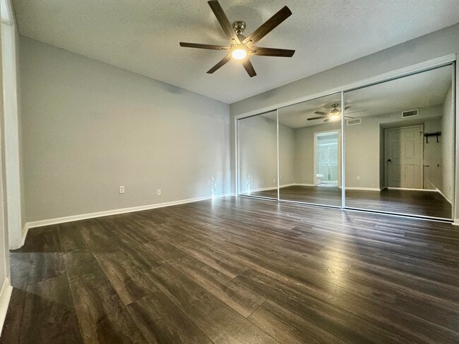 Building Photo - 2216 White Pine Cir