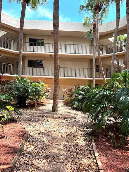 Building Photo - 8025 SW 107th Ave
