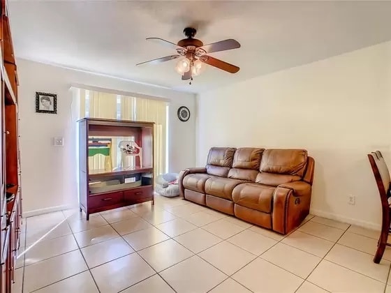 Building Photo - 106 W Minneola St