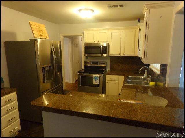 Building Photo - 9910 Brooks Ln