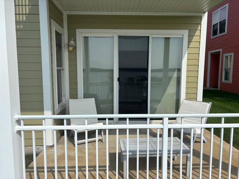 Building Photo - 13242 Lake Shore Dr