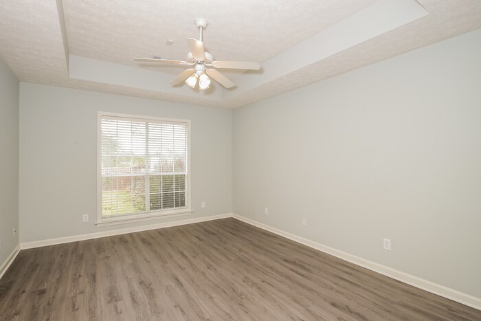 Building Photo - 985 Autumn Ridge Rd