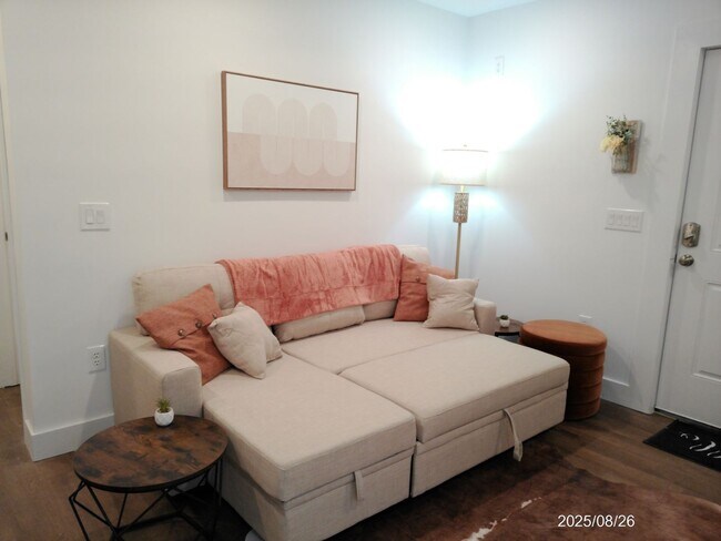 Building Photo - Luxury Brand-New ADU – Fully Furnished with Designer Farmhouse Flair