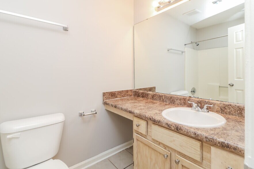 Building Photo - 3810 Greenbrook Dr