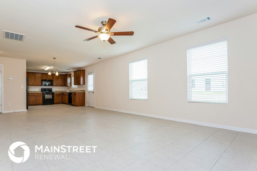 Building Photo - 2520 Queen Bee Dr