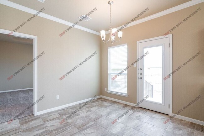 Building Photo - 2425 Bellmont