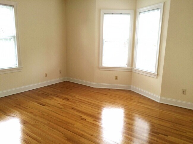 Bedroom - 54 Franklin Pl