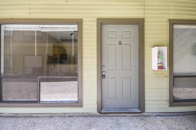 Building Photo - 2815 Rio Grande St