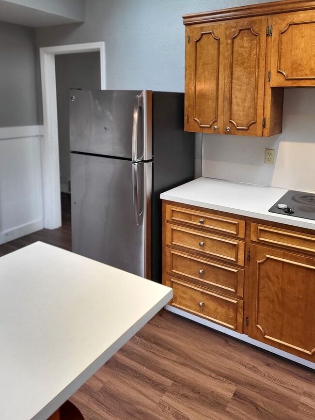 Building Photo - 970 Cascade Dr NW