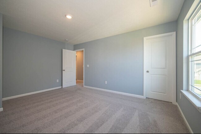 Building Photo - 5817 Flat Hill Dr