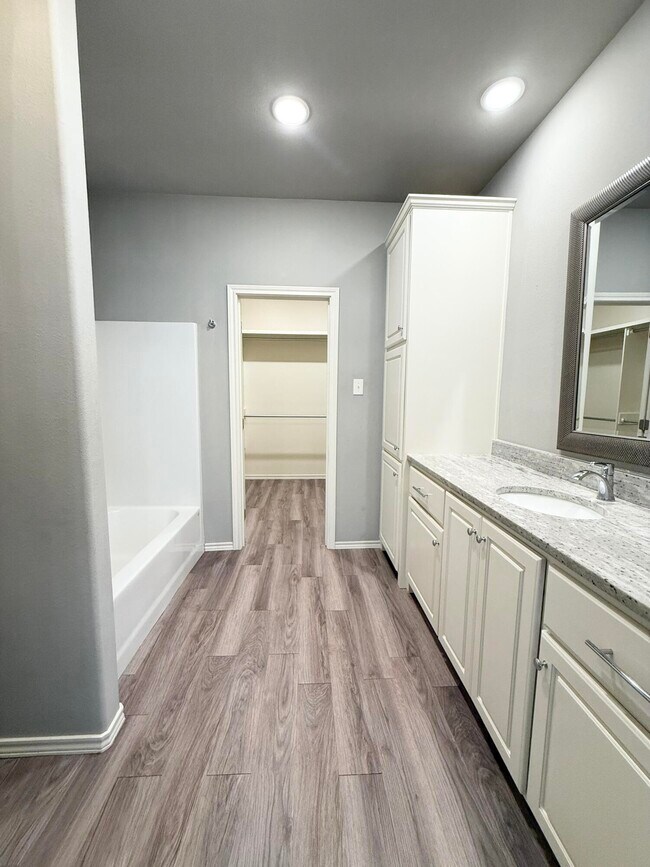 Building Photo - 1217 Preston Trails