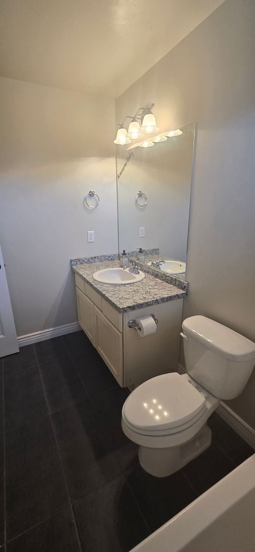 Building Photo - Pet Friendly Beautiful 3 Bed 3.5 Bath in R...