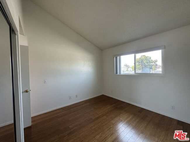 Building Photo - 1108 Termino Ave