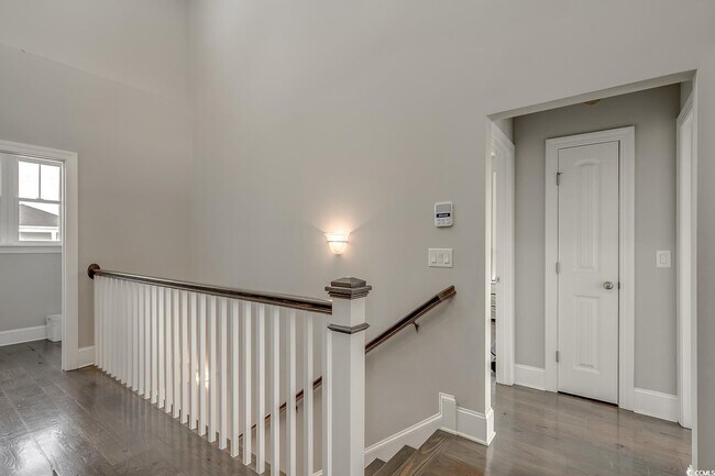 Building Photo - 455 Harbour View Dr