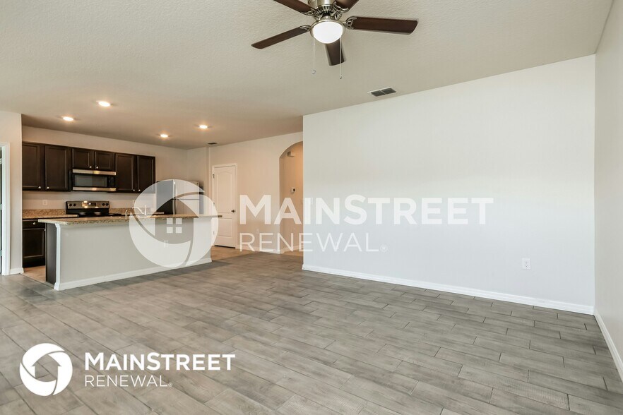 Building Photo - 703 Kindred Ln