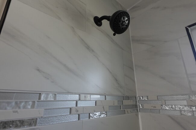 Building Photo - 1800 Hollywood Ave