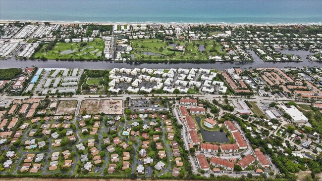 Building Photo - 503 SE 5th Cir