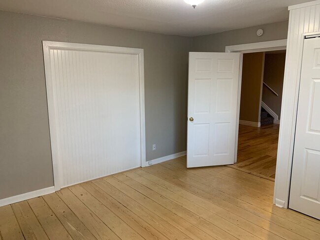 Building Photo - Spacious 4-Bedroom Home in Berkeley – Grea...