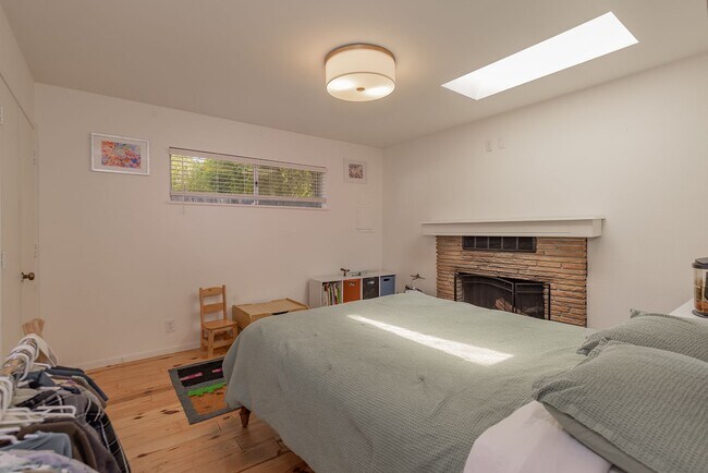 Building Photo - Upper Ojai Country Charmer w/Granny Flat