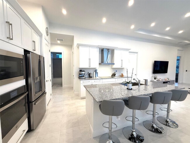 Building Photo - 187 SE Via Sangro