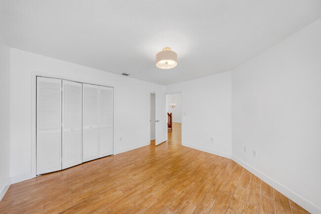 Building Photo - 4106 Carriage Dr