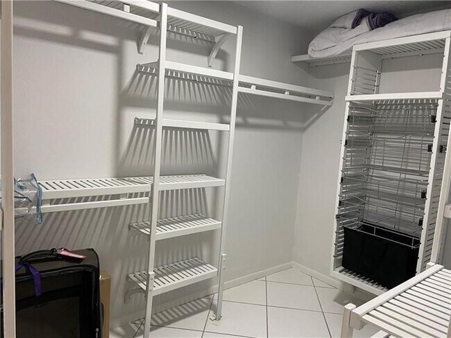 Building Photo - 5000 N Ocean Blvd