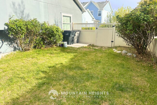 Building Photo - 10983 Sunup Way