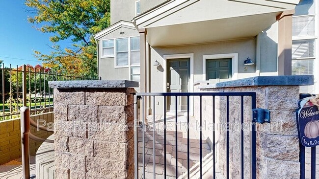 Building Photo - 1300 Garfield St