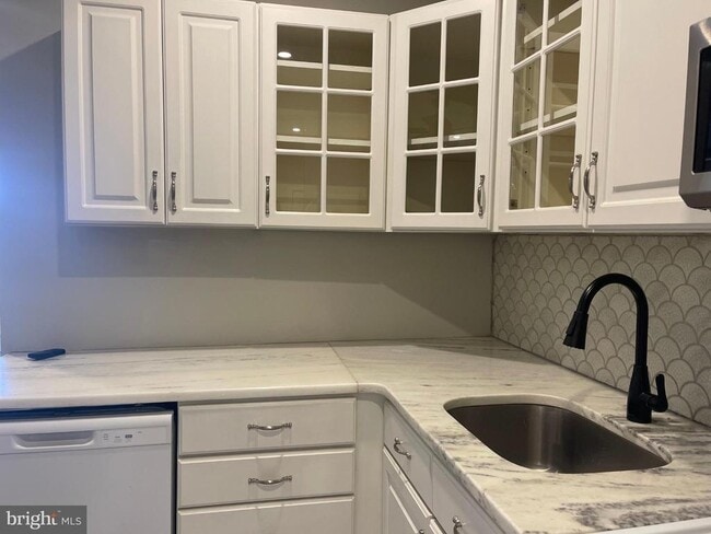 Building Photo - 21 S Main St