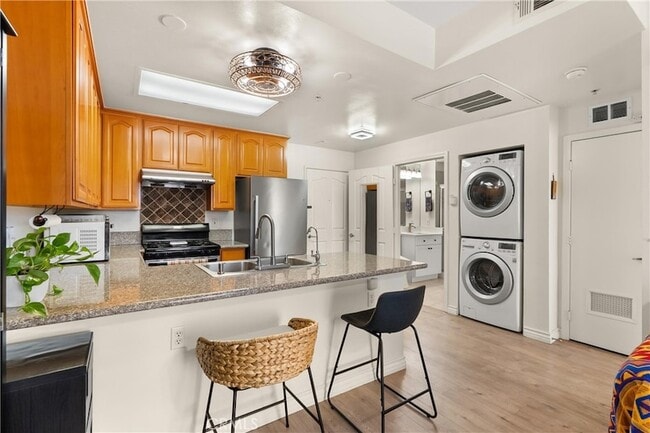 Building Photo - 17888 Alburtis Ave