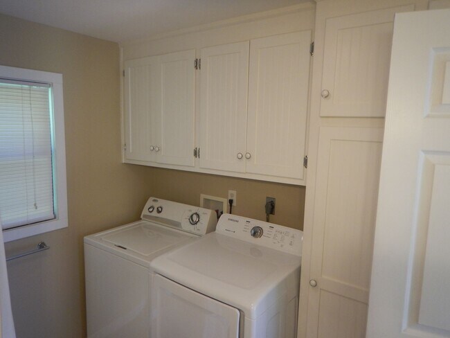 Building Photo - 296 Middle Fork Rd