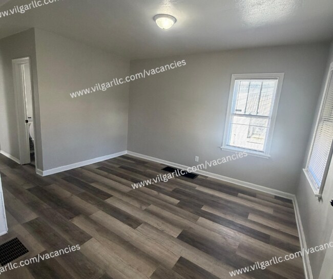 Building Photo - Newly Renovated 2-Bedroom • 1-Bathroom Home