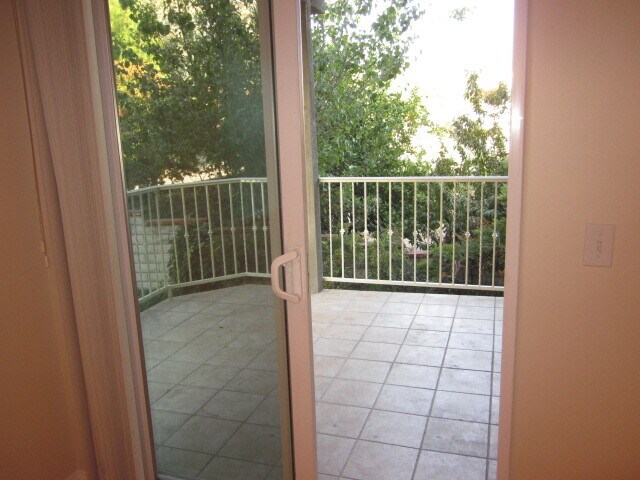 Building Photo - 2283 Waltonia Dr