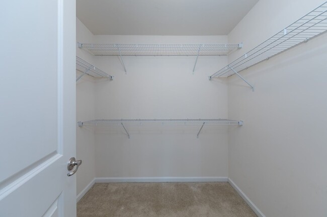 Building Photo - 121 Parkway Ct