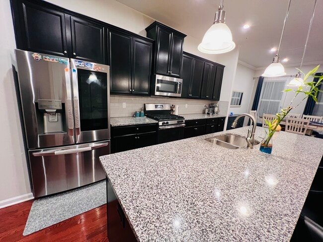 Building Photo - 3010 Mahican Cir