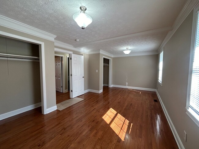 Building Photo - Charming 2 Bed 1.5 Bath in Athens, Ga