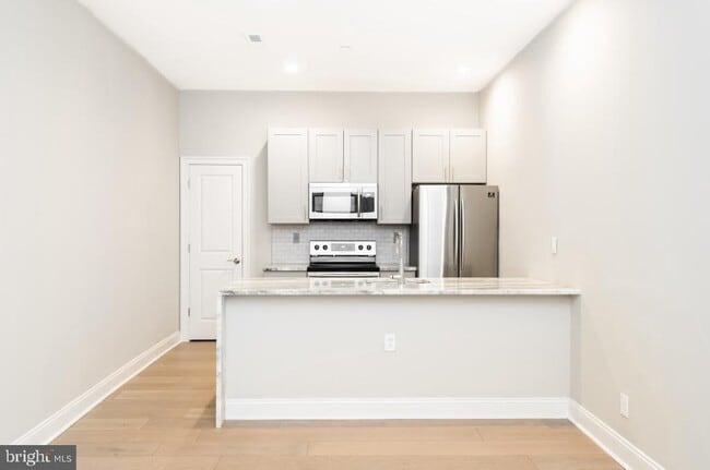 Building Photo - 33 Letitia St