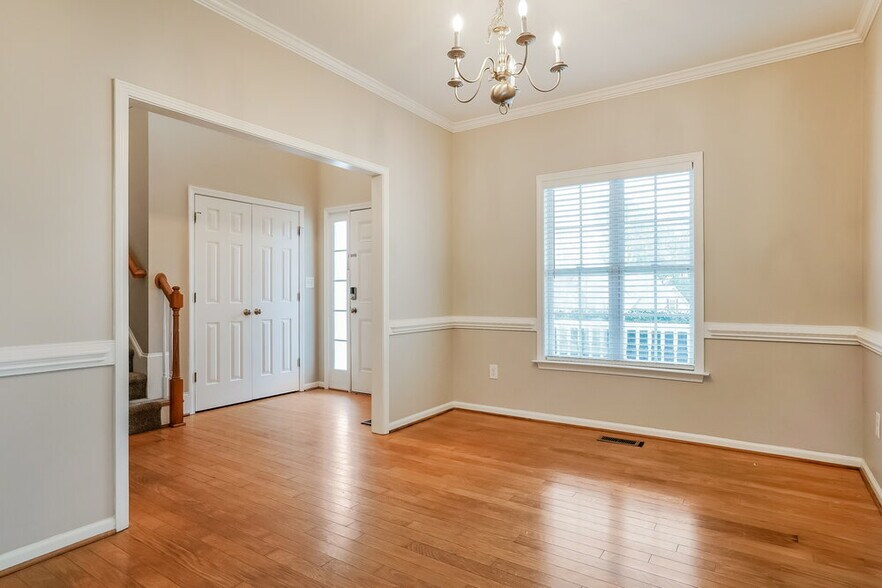 Building Photo - 343 Victor Ct