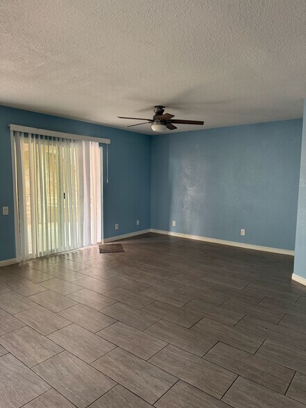 Building Photo - 5543 N Magnolia Dr