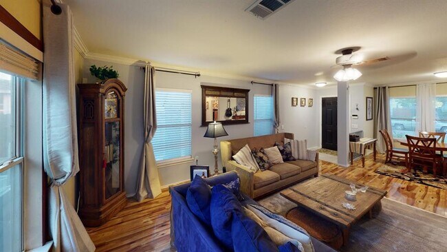 Building Photo - 6616 Piedras Blanco Dr