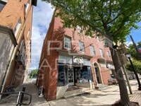 Building Photo - 11 W King St