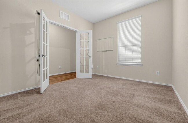 Building Photo - 400 Bedford Falls Ln