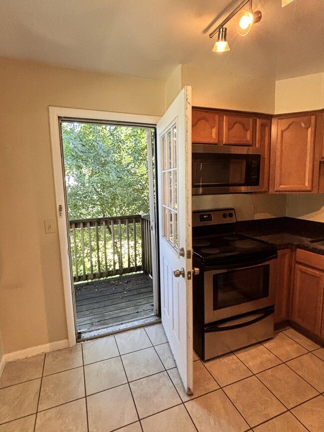 Building Photo - 923 S 7th St