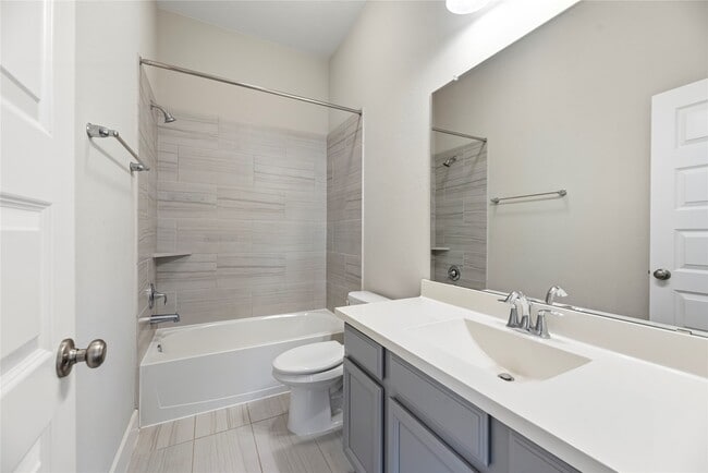 Building Photo - 18423 Blue Hollow Heights Dr