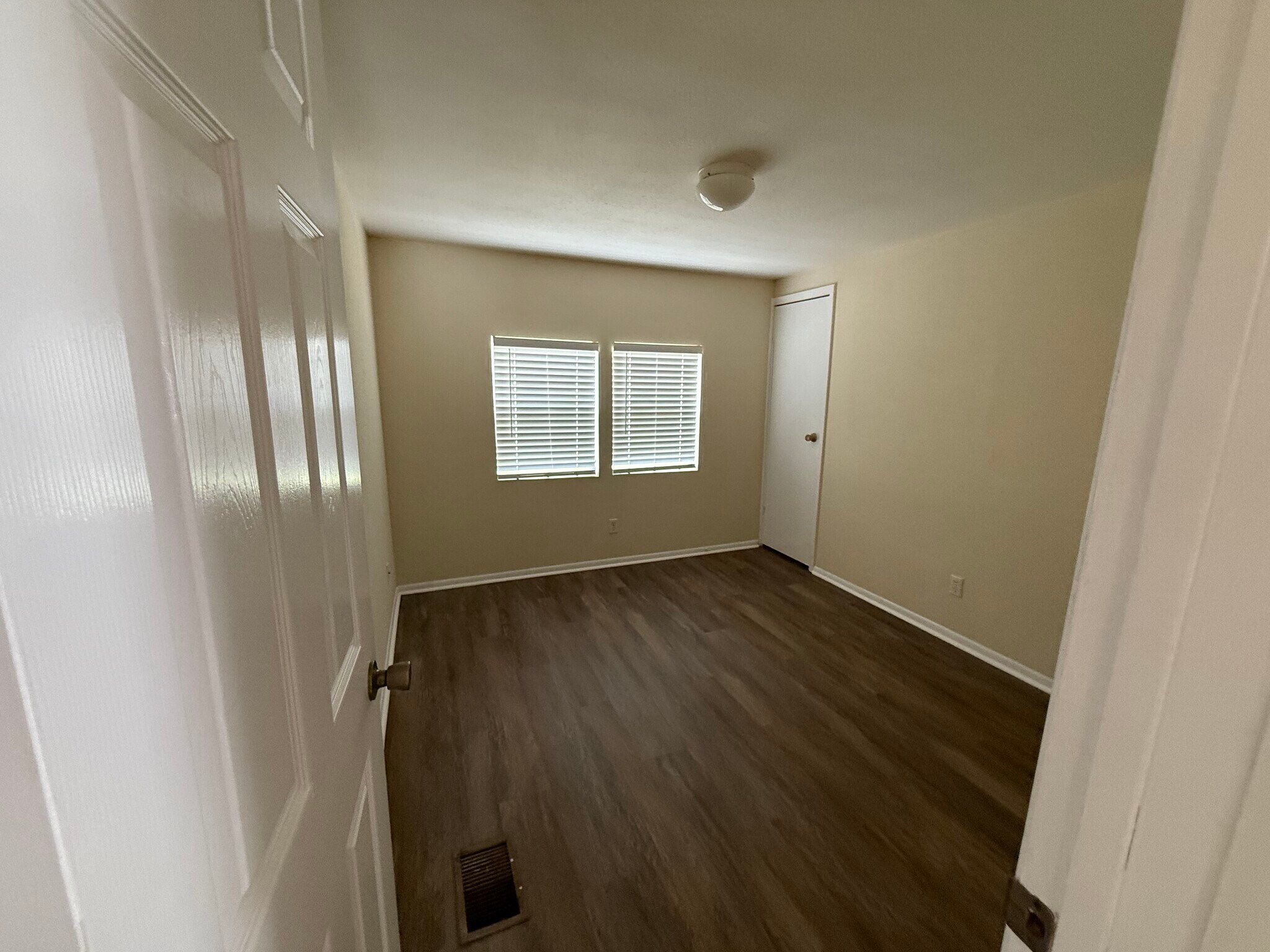 Building Photo - 3122 Moody Ave